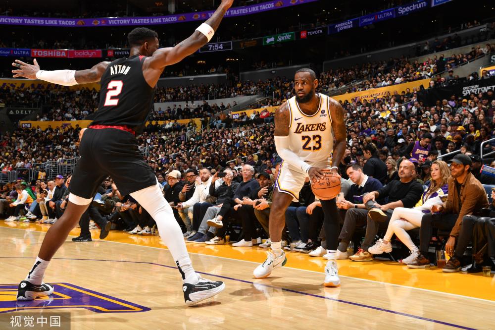 在转换进攻 在转换进攻